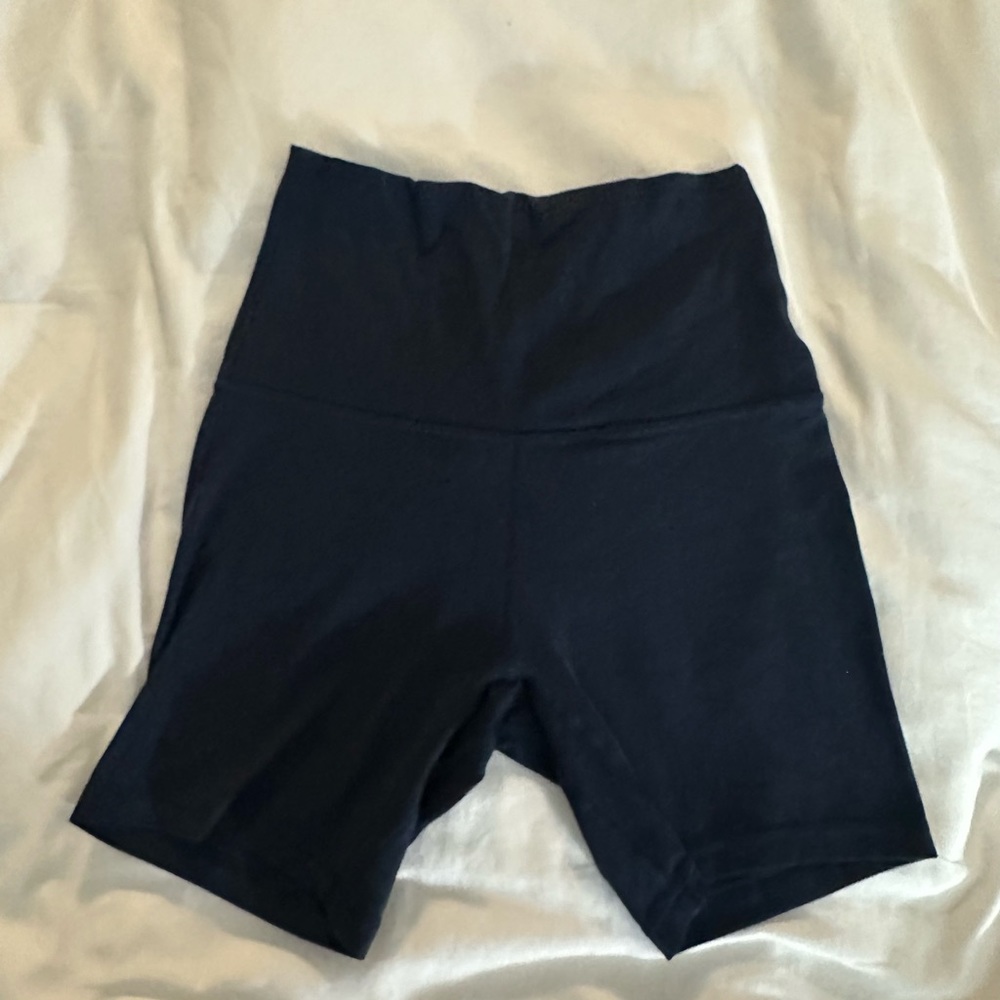 navy blue align short 4inch